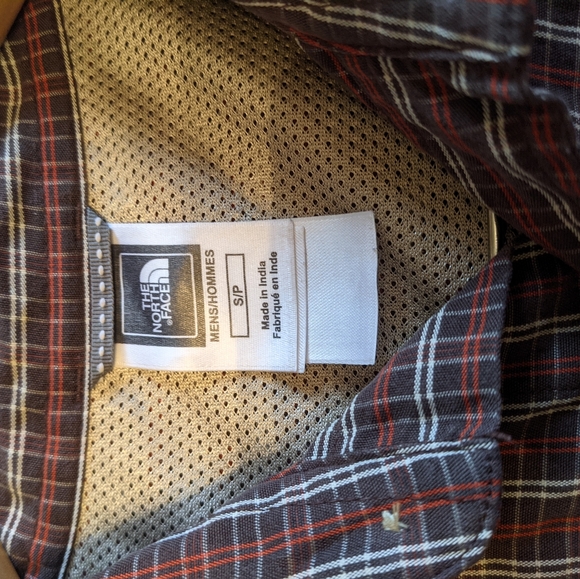 The North Face button down shirt - Picture 2 of 4